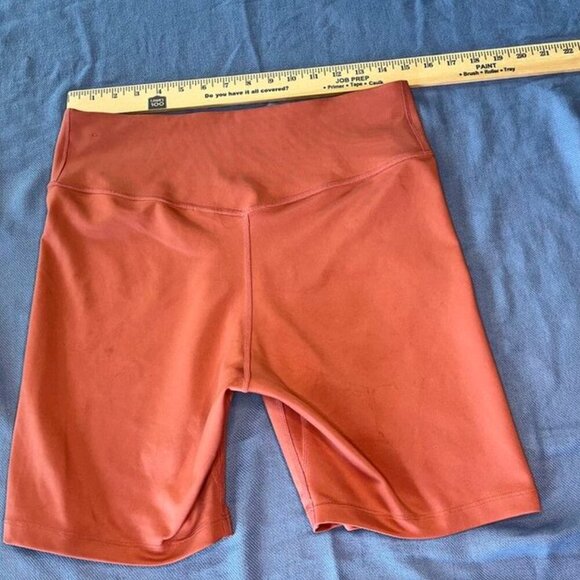 Nike Dri-FIT Women’s Shorts – Size XL - Picture 3 of 4